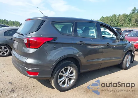 2019 Ford Escape S z USA, uszkodzony, nr VIN 1FMCU0F78KUA83576